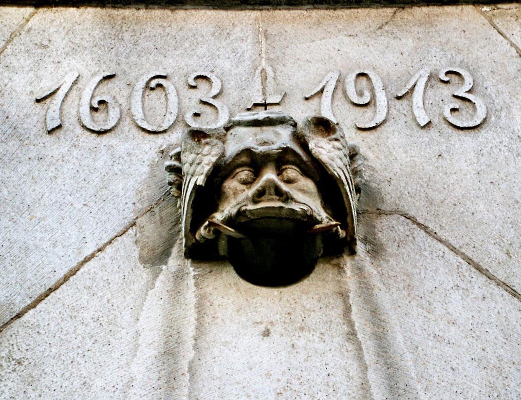 Historische Verzierung an einem WOhnhuas, ein sogenanter Grinkopf